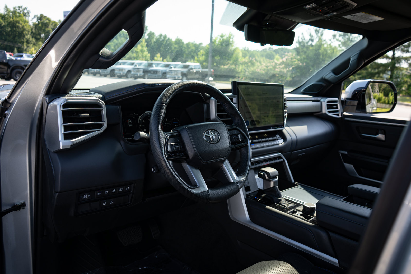 Used 2023 Toyota Tundra Platinum AWD/4WD image 13