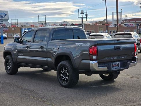 Used 2018 Toyota Tacoma TRD Off-Road AWD/4WD image 3