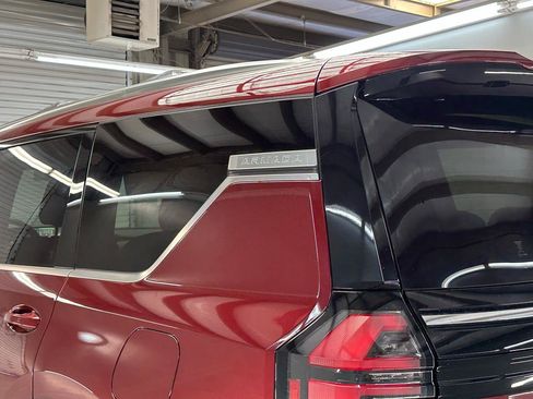 Used 2025 Nissan Armada Platinum w/ Convenience Package RWD image 6