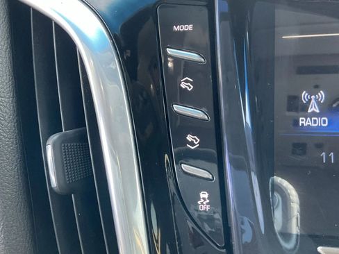 Used 2019 Cadillac Escalade Luxury image 33