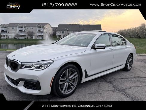 Used 2017 BMW 750i xDrive image 3