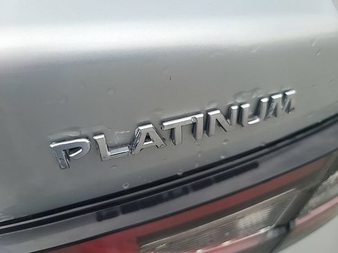 Used 2023 Nissan Maxima Platinum w/ Sport Mat Group FWD image 9