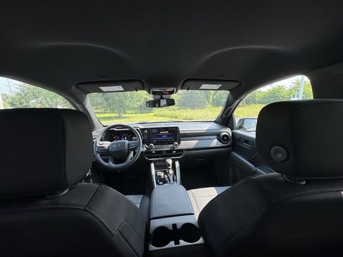 Used 2025 Chevrolet Colorado Trail Boss image 38