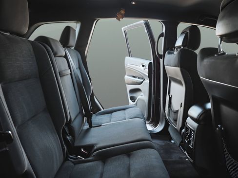Used 2017 Jeep Grand Cherokee Laredo RWD image 16