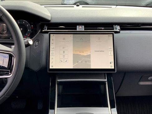 New 2026 Land Rover Range Rover Velar S image 7