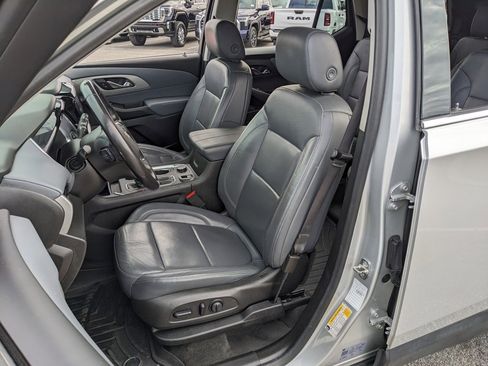 Used 2020 Chevrolet Traverse LT w/ LT Premium Package image 36