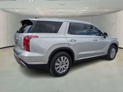Used 2023 Hyundai Palisade SEL image 3