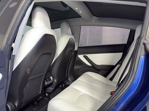 Used 2019 Tesla Model 3 Long Range image 19