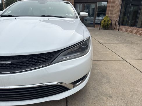 Used 2015 Chrysler 200 Limited w/ Convenience Group FWD image 9