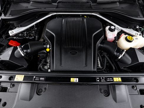 Used 2024 Land Rover Range Rover Long Wheelbase Autobiography image 26