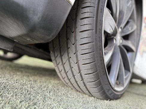 Used 2012 Tesla Model S Signature Performance image 45