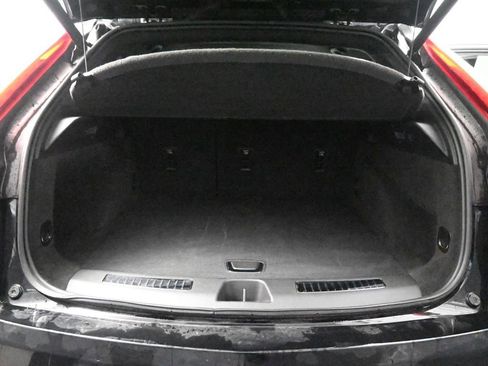 Used 2025 Cadillac XT4 Premium Luxury image 24