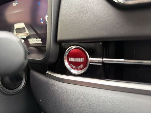 Used 2023 Mitsubishi Outlander SE image 25