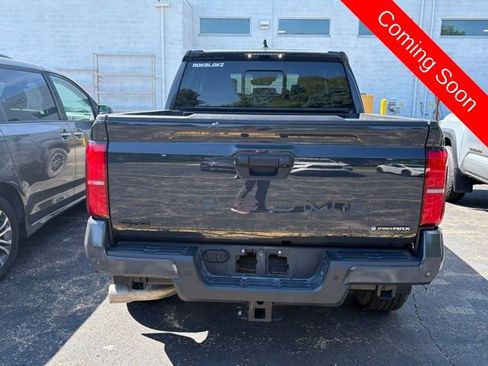 Used 2024 Toyota Tacoma TRD Sport w/ TRD Sport Upgrade Package AWD/4WD image 5