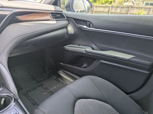 Used 2019 Toyota Camry LE w/ Sunroof Package FWD image 16