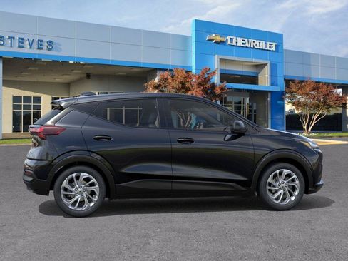 New 2027 Chevrolet Bolt LT w/ Comfort Package FWD image 5