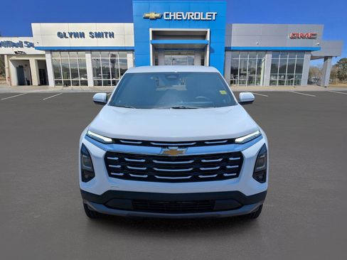 New 2026 Chevrolet Equinox LT w/ Convenience Package II FWD image 2