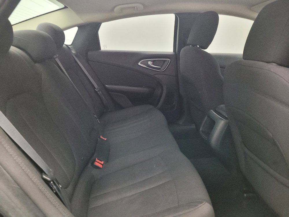 Used 2015 Chrysler 200 Limited FWD image 19