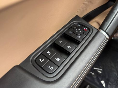 Used 2023 Porsche Cayenne GTS AWD/4WD image 25