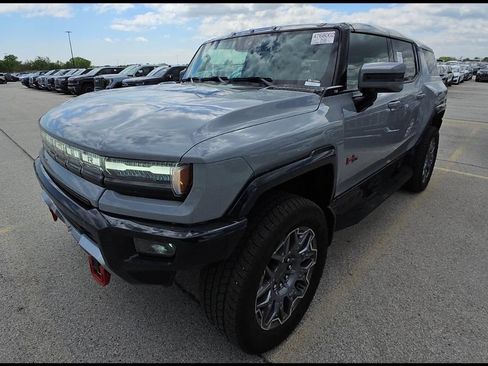 Used 2024 GMC Hummer EV 3X w/ LPO, Sport Package AWD/4WD image 3