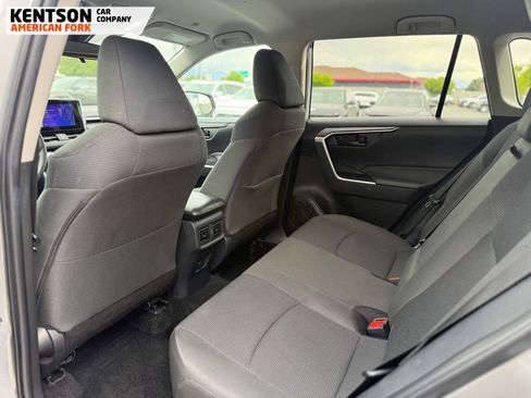 Used 2025 Toyota RAV4 LE AWD/4WD image 32