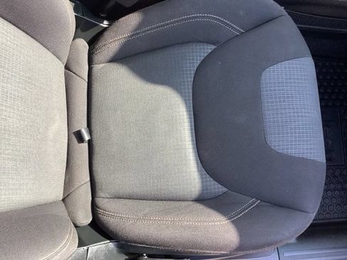 Used 2017 Jeep Cherokee Latitude w/ Safety/Convenience Group FWD image 16