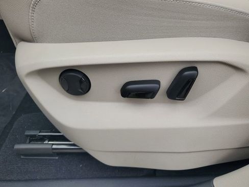 New 2026 Volkswagen Atlas SE image 18