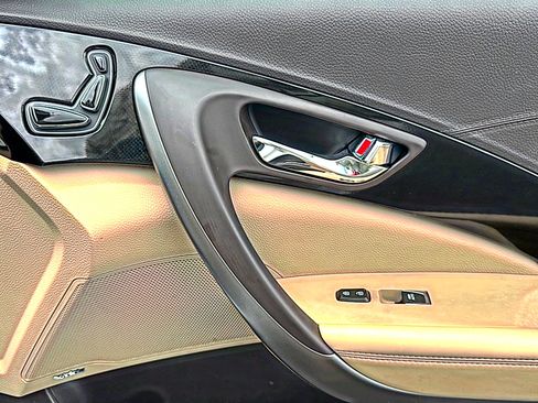 Used 2017 Hyundai Azera FWD image 26