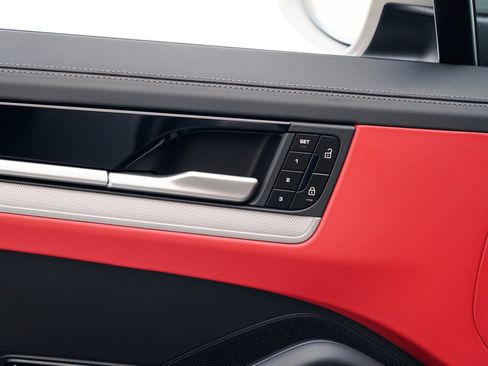 New 2026 Porsche Cayenne Coupe image 24