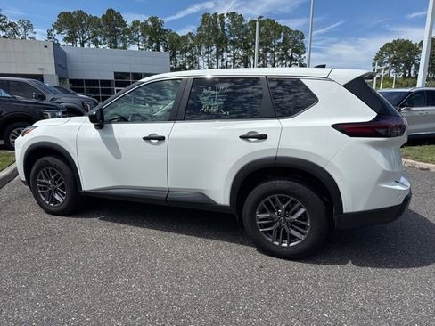 Used 2024 Nissan Rogue S AWD/4WD image 11