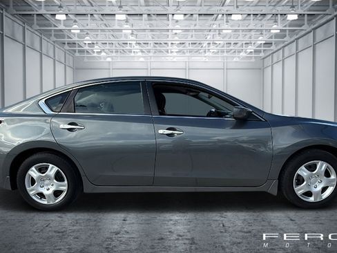 Used 2018 Nissan Altima 2.5 S w/ S Convenience Package image 6