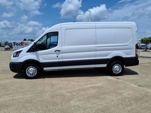 Used 2023 Ford Transit 250 Medium Roof AWD image 2