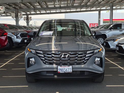 Used 2024 Hyundai Tucson SE FWD image 2