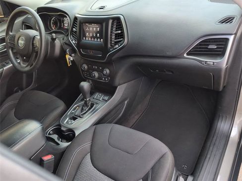 Used 2019 Jeep Cherokee Latitude w/ Popular Appearance Group image 26