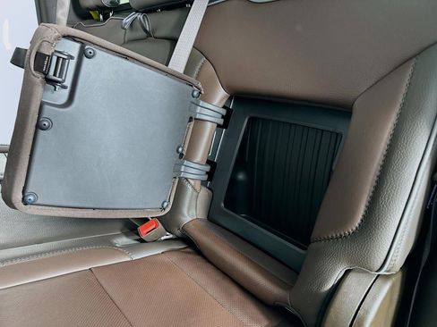 Used 2024 GMC Sierra 3500 Denali w/ Denali Reserve Package image 39