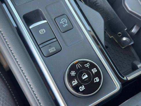 New 2026 Nissan Pathfinder SV AWD/4WD image 27