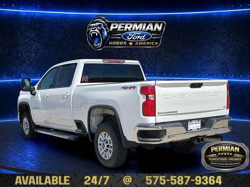 Used 2025 Chevrolet Silverado 2500 LT w/ Convenience Package AWD/4WD image 3