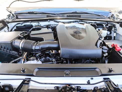 Certified 2020 Toyota Tacoma TRD Sport image 26