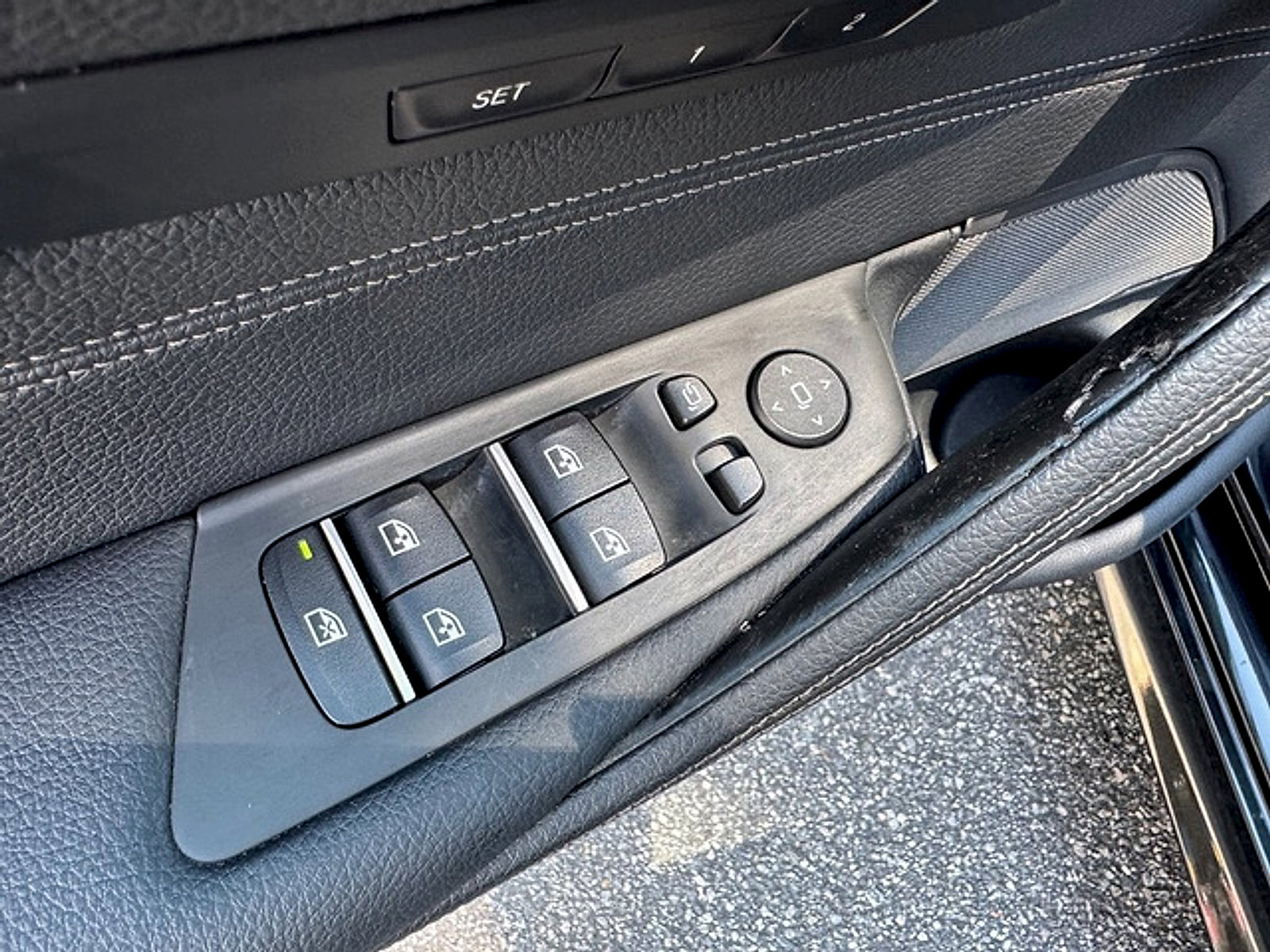 Used 2019 BMW 530i w/ M Sport Package RWD image 12