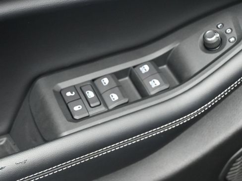 New 2025 Jeep Grand Cherokee L Limited w/ Black Appearance Package image 21