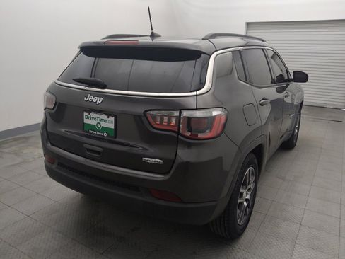 Used 2018 Jeep Compass Latitude w/ Popular Equipment Group FWD image 7