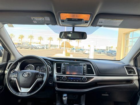 Used 2015 Toyota Highlander XLE image 20