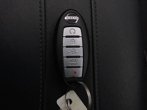 Used 2018 Nissan Rogue SV w/ Premium Package image 22