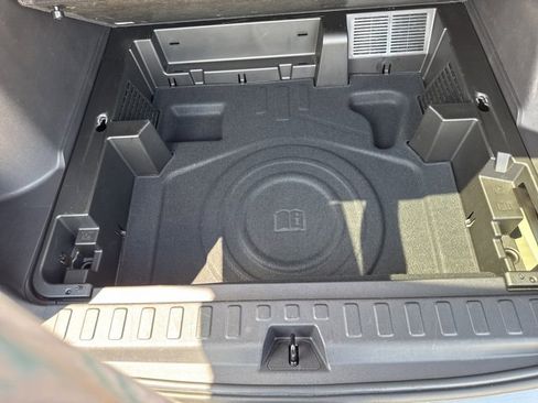 Used 2024 GMC Terrain SLE image 33