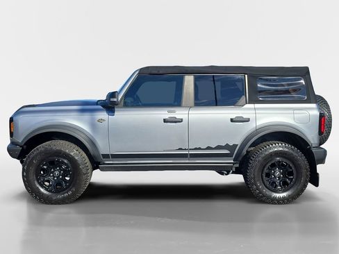 Used 2023 Ford Bronco Wildtrak image 2