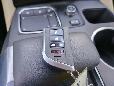 Certified 2023 Acura MDX SH-AWD w/ Technology Package image 30