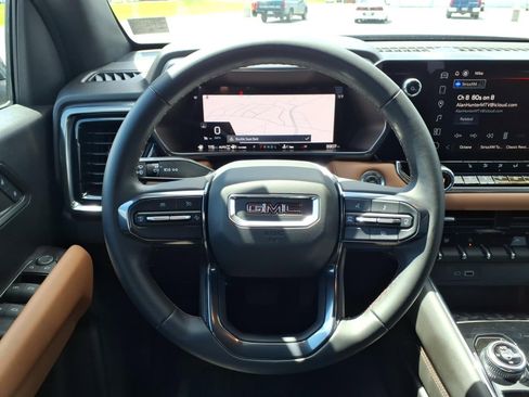 Certified 2024 GMC Canyon AT4 w/ Technology Package AWD/4WD image 14