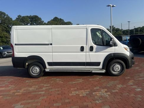 Used 2025 RAM ProMaster 2500 w/ U-Haul Equipment Group FWD image 16