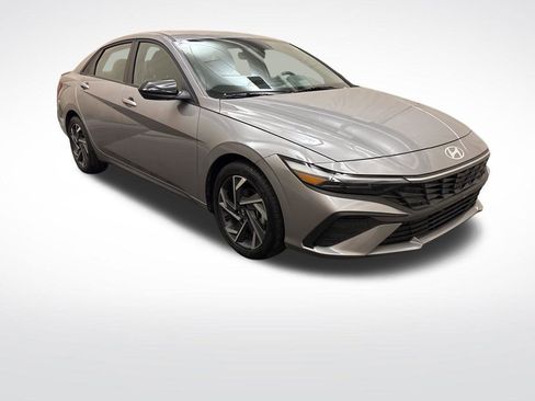 New 2025 Hyundai Elantra Sport image 3