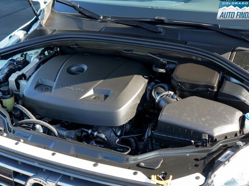 Used 2017 Volvo XC60 T5 Dynamic w/ Advanced Package image 29